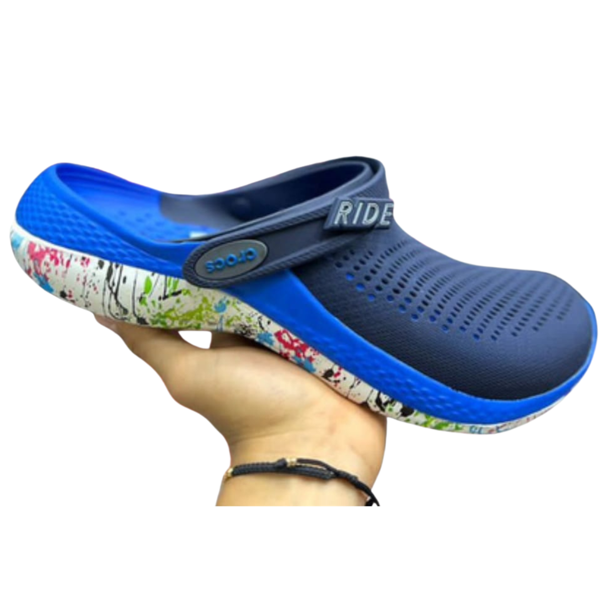 CROCS LITERIDE 360 CHISPAS MUJER: La Comodidad Máxima con Estilo Las CROCS LITERIDE 360 CHISPAS MUJER combinan lo mejor de la tecnología de amortiguación de Crocs con un diseño moderno y llamativo. Si estás buscando el calzado perfecto que te ofrezca estilo y comodidad, ¡has llegado al lugar indicado! En Onlineshoppingcenterg, tenemos las CROCS LITERIDE 360 CHISPAS MUJER que buscas, y te contamos todo lo que necesitas saber antes de hacer tu compra.  ¿Por qué elegir las CROCS LITERIDE 360 CHISPAS MUJER? Las CROCS LITERIDE 360 CHISPAS MUJER destacan por su diseño ergonómico y la tecnología LiteRide™ de última generación, que ofrece una amortiguación y soporte inigualables. Este modelo no solo es cómodo, sino que también tiene un diseño moderno con chispas que añaden un toque de estilo único.  Beneficios principales Amortiguación avanzada: Gracias a la espuma LiteRide™, tus pies sentirán una sensación suave y ligera durante todo el día. Versatilidad: Perfectas para usar en el día a día o incluso en tus actividades al aire libre. Estilo único: Las chispas brillantes le dan un toque divertido y moderno, ideal para quienes buscan destacar. Características de las CROCS LITERIDE 360 CHISPAS MUJER El diseño 360 de estas Crocs Literide mujer ofrece un ajuste cómodo que se adapta a cada movimiento. Este modelo se destaca entre otros calzados Crocs para mujer por ser innovador y ergonómico.